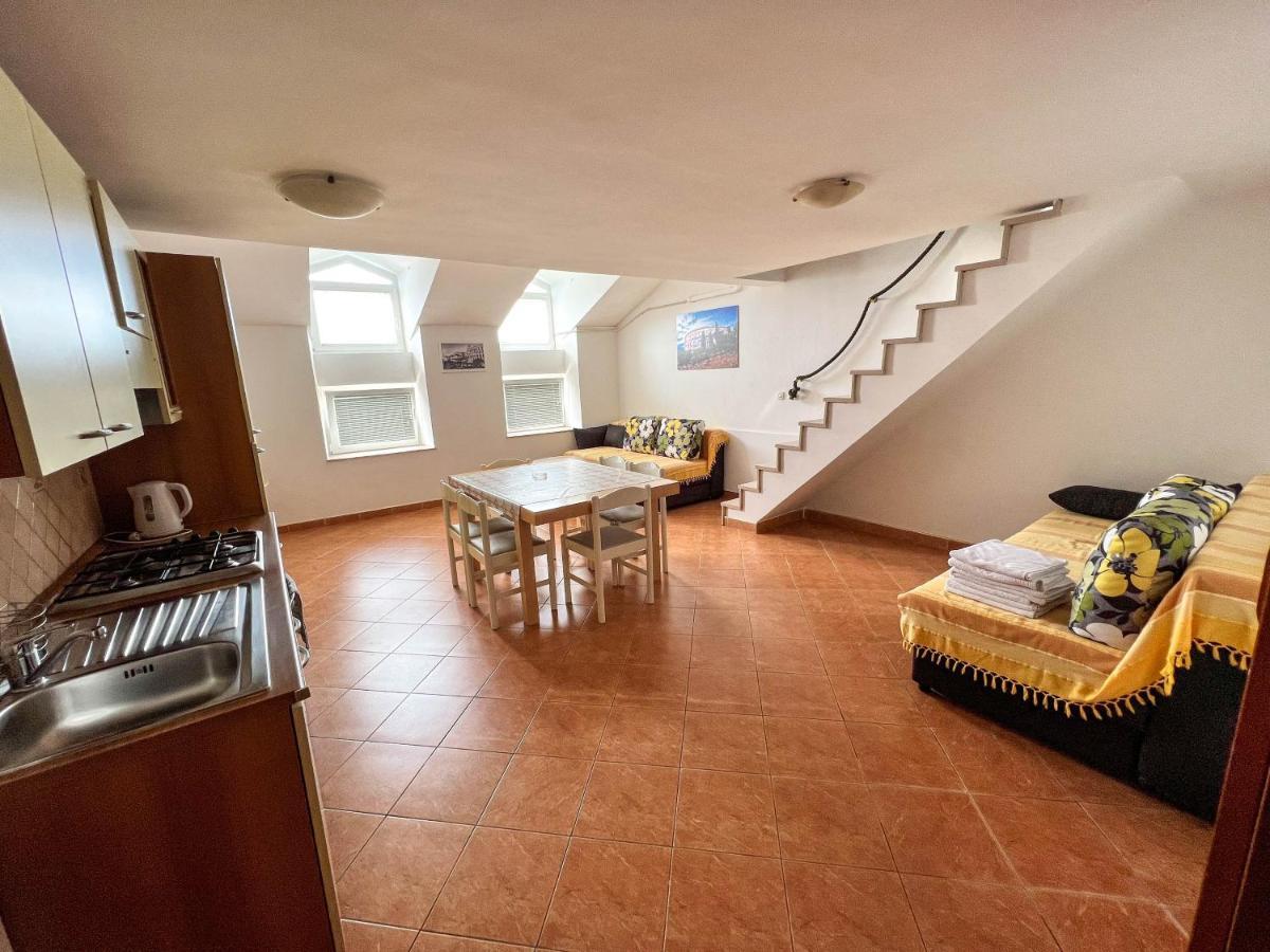 Apartments Arena Pula Ngoại thất bức ảnh